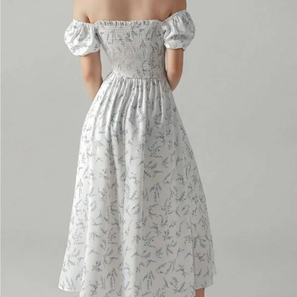 Elegant Off-Shoulder Floral Dress - Picture 2 of 3